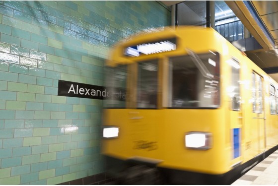 UBahn Berlin Freie Fahrt mit dem öffentlichen Nahverkehr