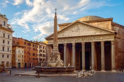 1727172004_250_ROM_Pantheon_shutterstock_653304079.jpg